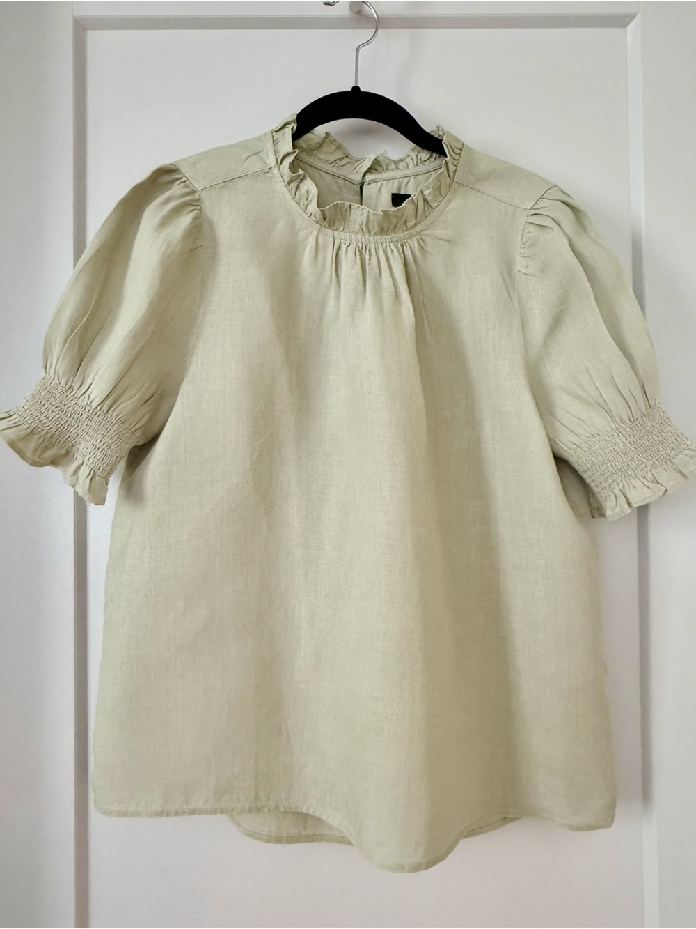 J. Crew Women’s Pistachio Smocked Puff Sleeve Linen Top